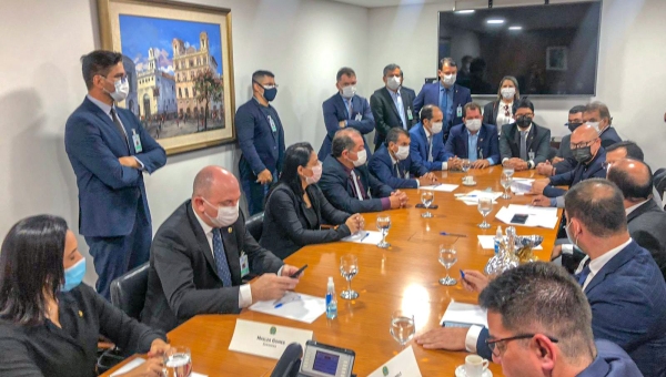 Em Brasília, deputado Jenilson e comitiva da Aleac se reúnem com ministro Ciro Nogueira para discutir solução para BR-364